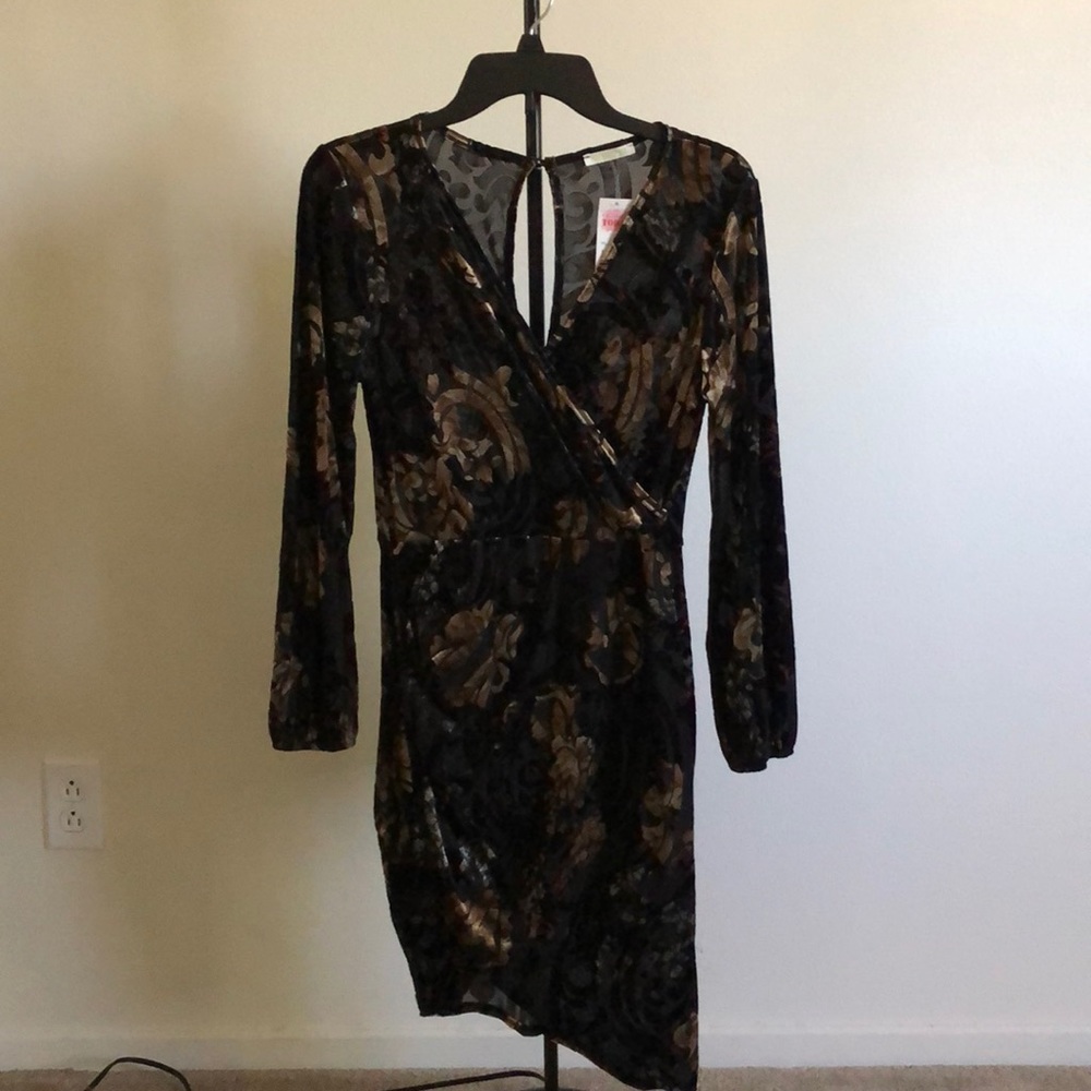 Crushed velvet sheath dress